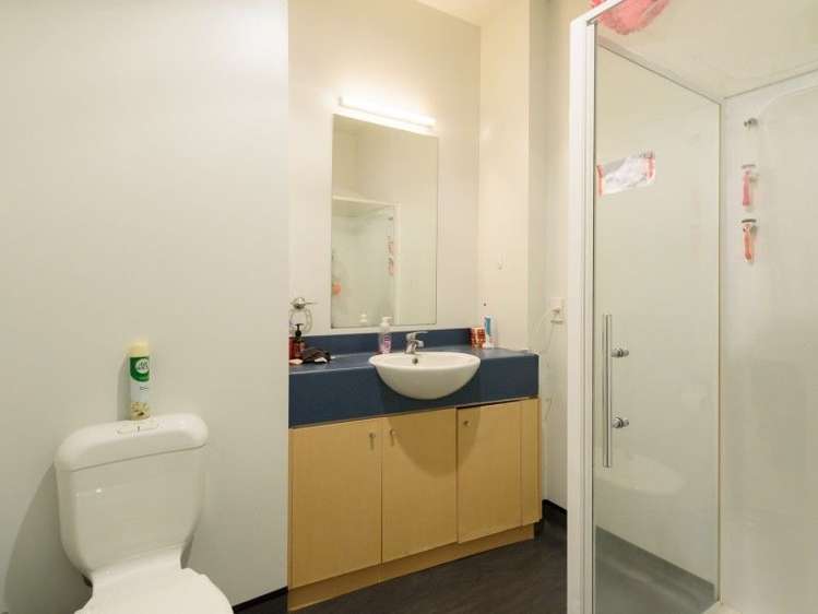 2/27 Hanson Street Mount Cook_5