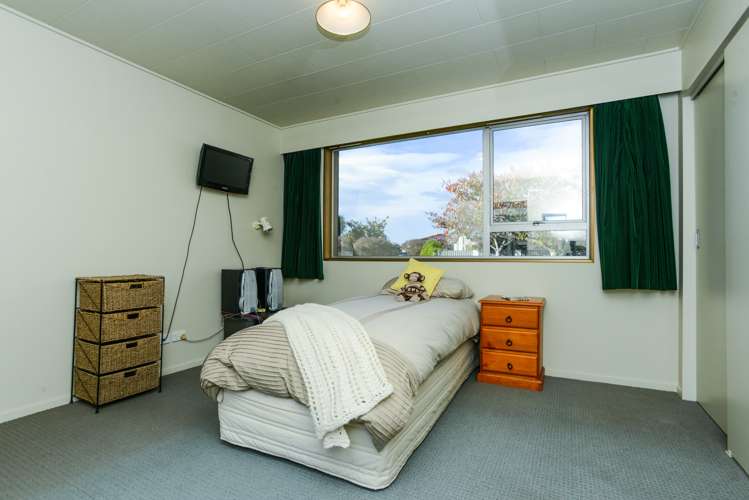 53 Upham Crescent Taradale_10