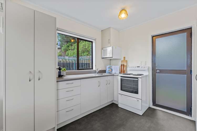 2/12 Carlton Road Pukekohe_10