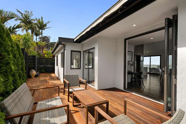 8 Saran Place Hillsborough_11