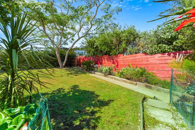 44 Amorino Drive Red Beach_26