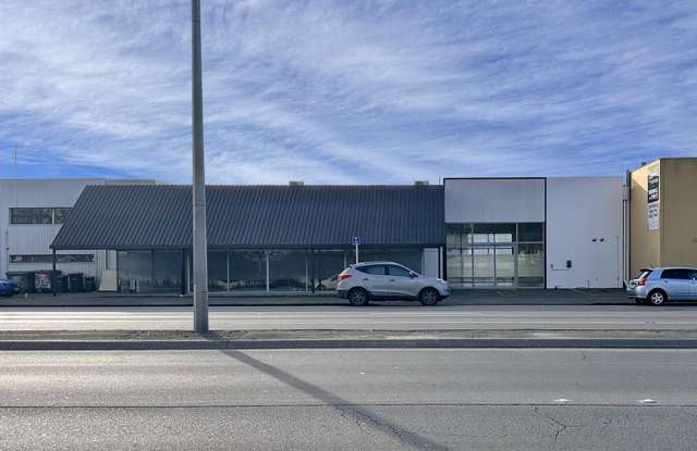 High Profile Showroom/Office Building -Brougham St