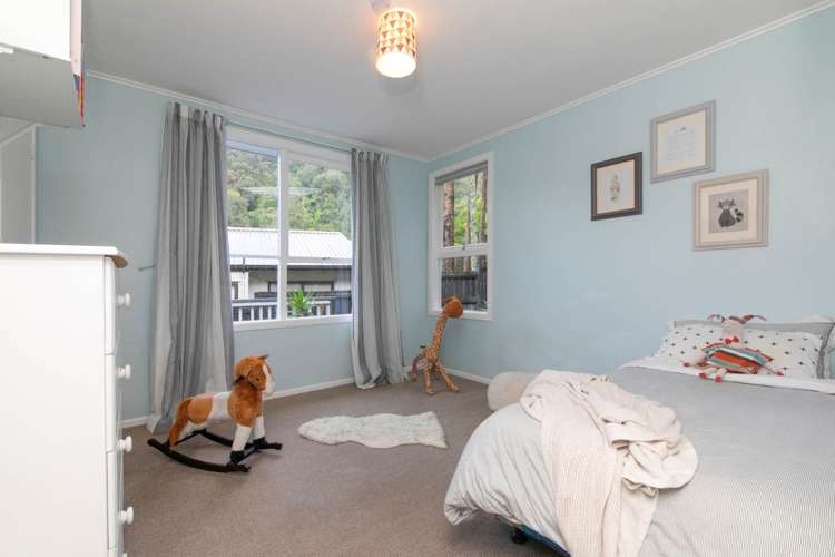 141 Woodlands Park Road Titirangi_13