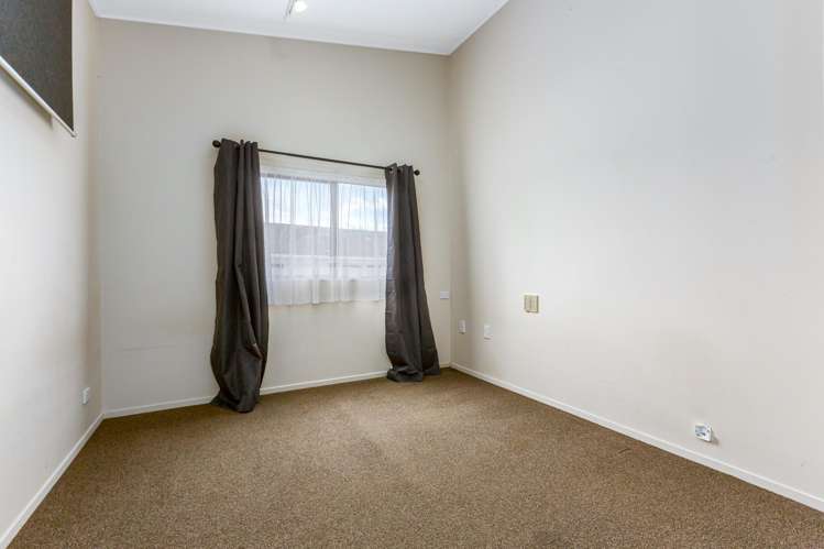 8 Dominica Crescent Grenada Village_15