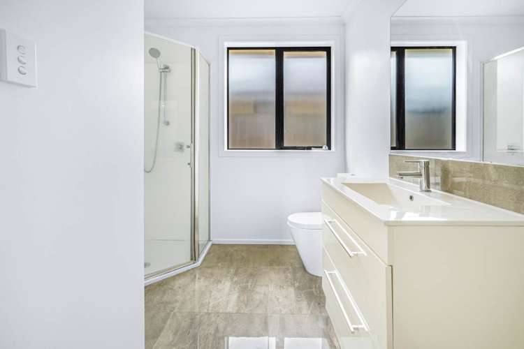 30 Blackwood Crescent Glenview_13