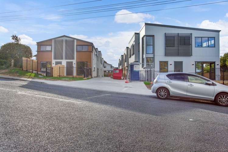 4/196 Royal Road Massey_15