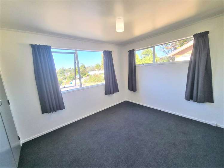 75 Solar Road Glen Eden_8