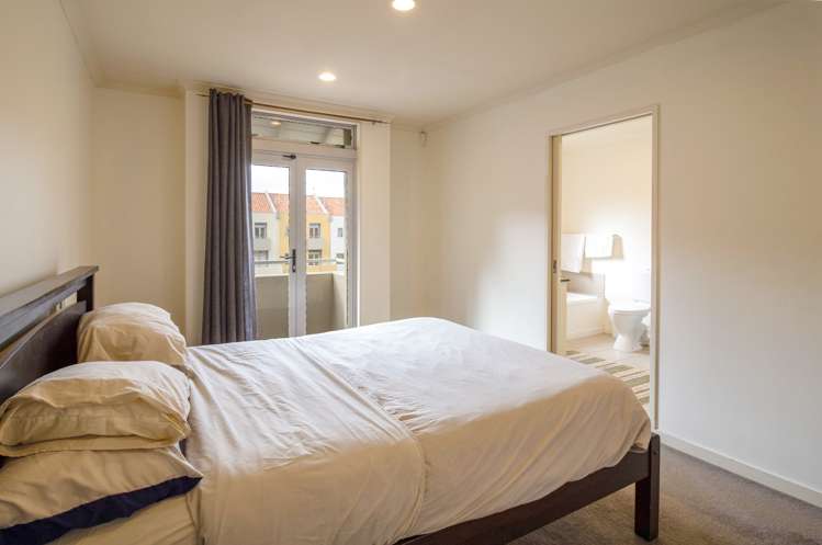 79/305 Evans Bay Parade Hataitai_11