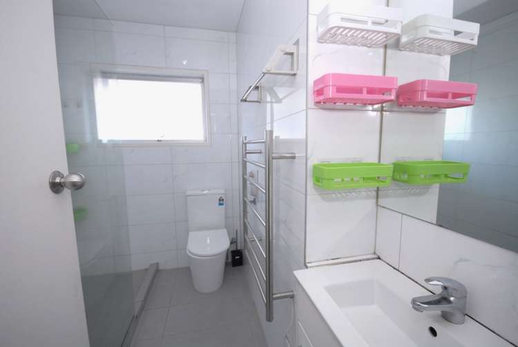 2/16 Beach Road Castor Bay_11