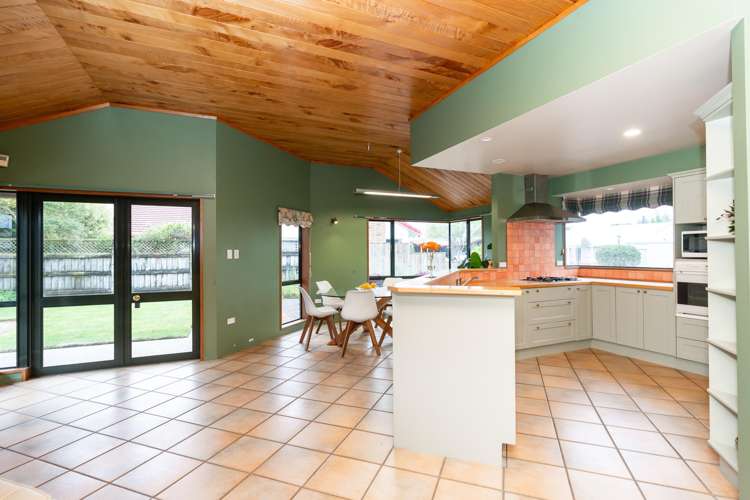 6 Earls Court Hillcrest_8