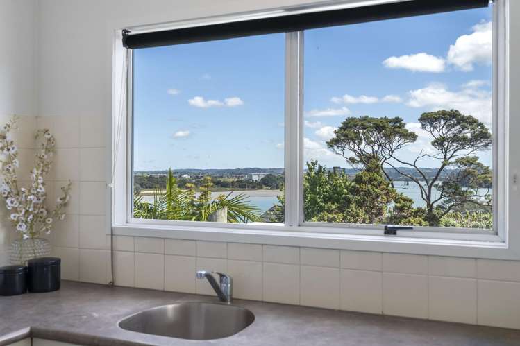 1/6 Oruamo Place Beach Haven_4