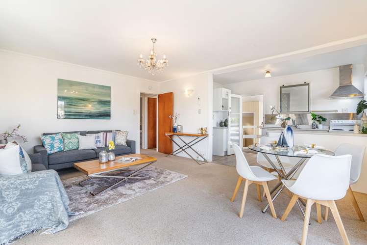 1/137 Centreway Road Orewa_5