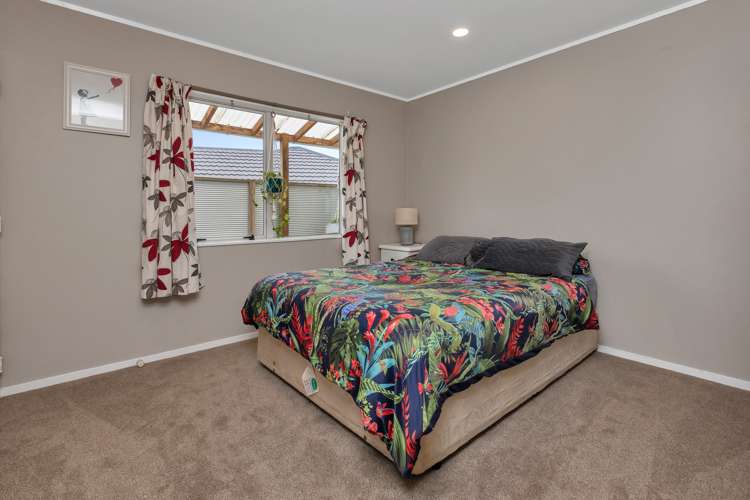 10 Howards Way Kamo_13