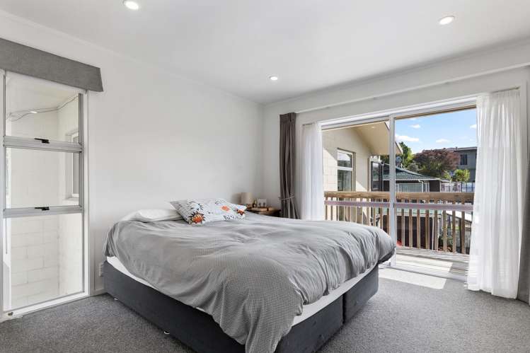 2/4 Chevron Place Castor Bay_9