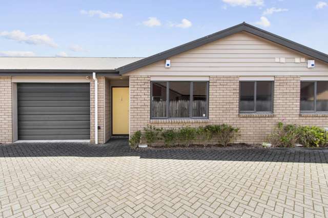 Tidy Two Bedroom Unit on Massey