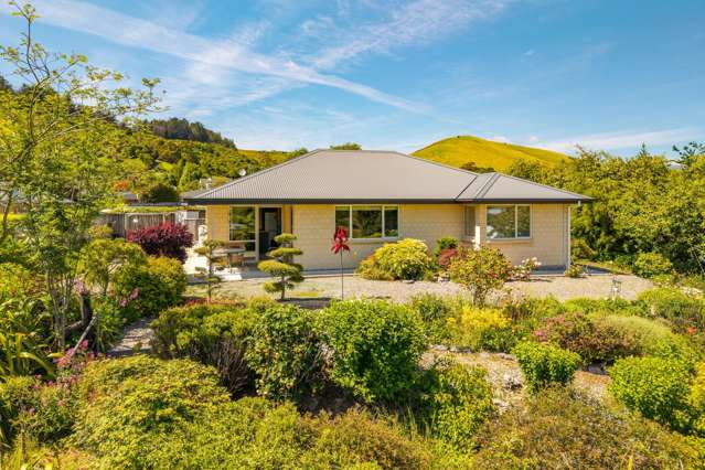 Often sought, very rarely available - modern 2 bed