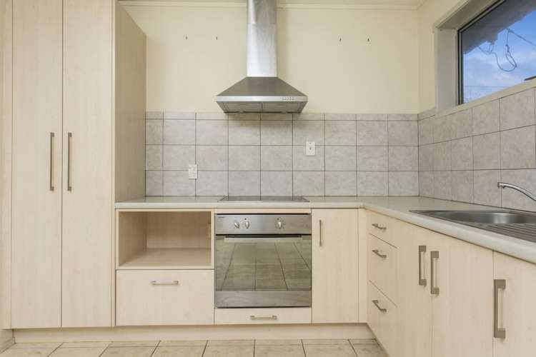 1/96 Chivalry Road Glenfield_16