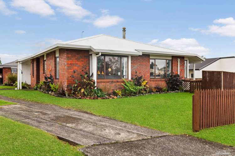 70 Sandspit Road Waiuku_12