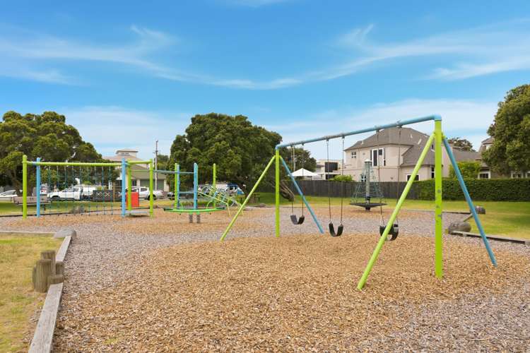 16 Oceanbeach Road Mt Maunganui_11