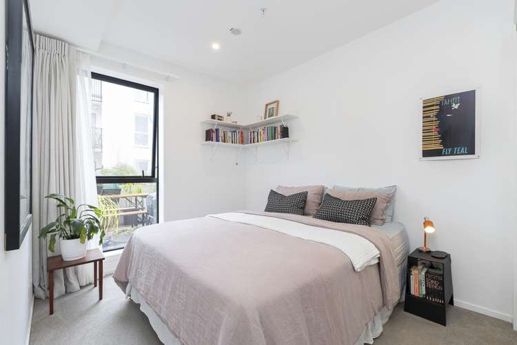 106/1817A Great North Road_5