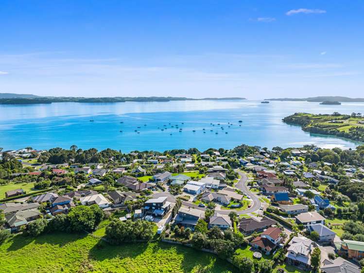 63 Athol Place Algies Bay_23