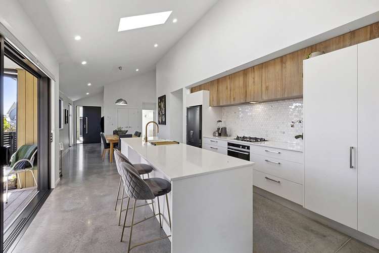 2/31 Links Drive Waiwhakaiho_1