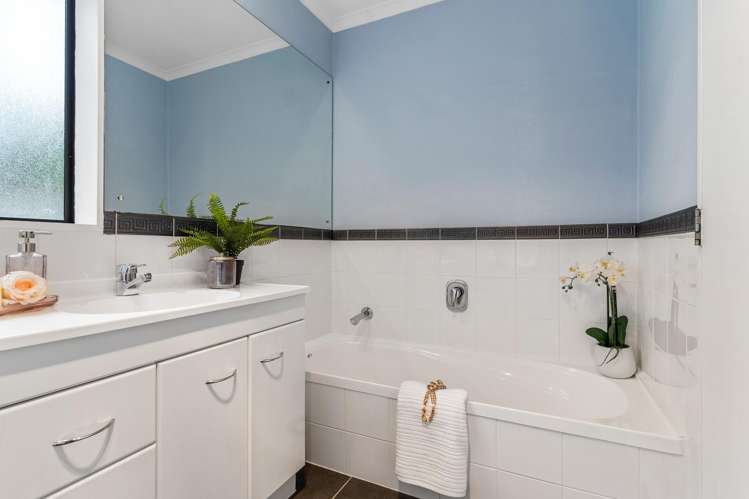 44 Blackwood Drive Wattle Downs_13