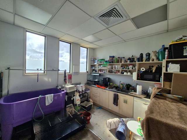 1/320 Main road Huapai_4