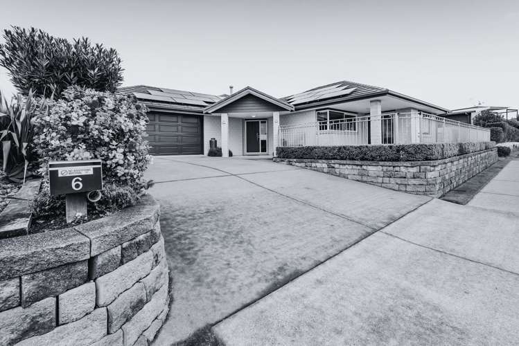 6 Saint Andrews Parkway_0