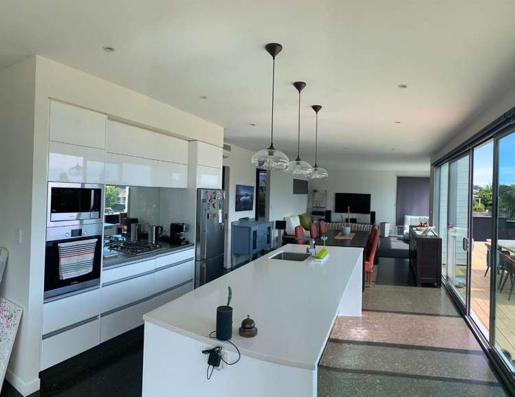 1154 South Road Oakura_5