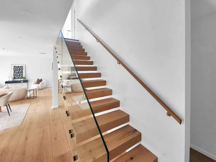 C/8 Maire Street 1378_7