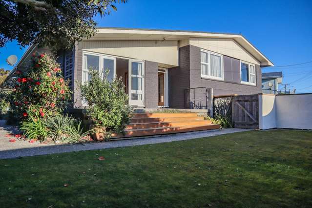 32 Domett Esplanade Cobden_1