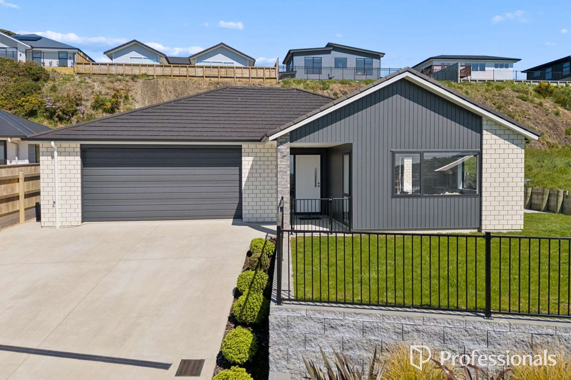 63 Ken Douglas Drive Aotea_0