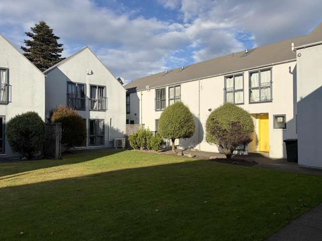 Modern Student Living in Upper Riccarton!
