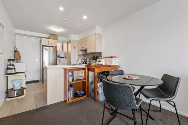 217/17 Link Crescent Stanmore Bay_5