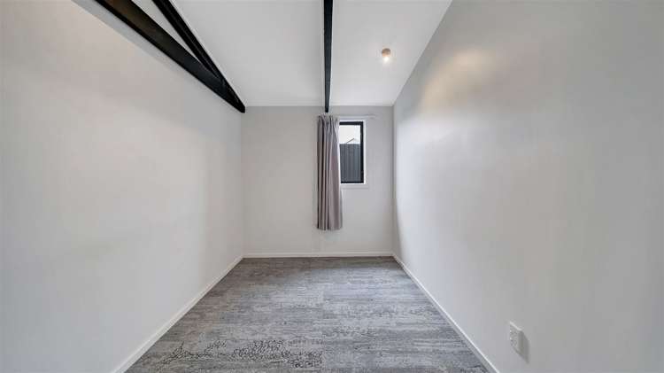 35 Avro Crescent Hornby_20