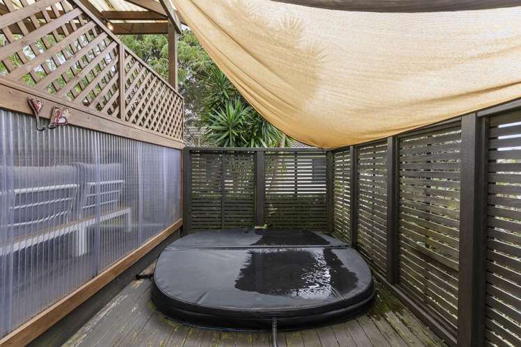 12 Landsdale Place Massey_19