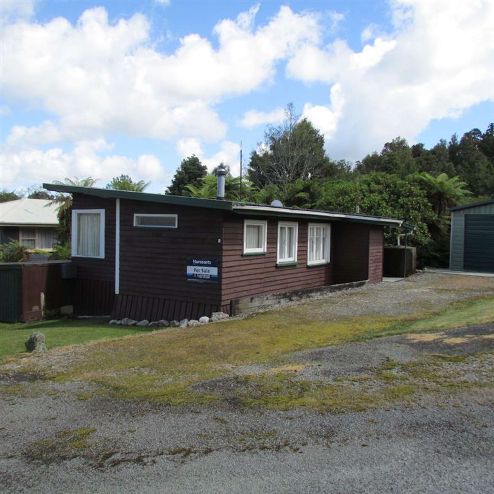 16 Stuart Street Lake Kaniere_0