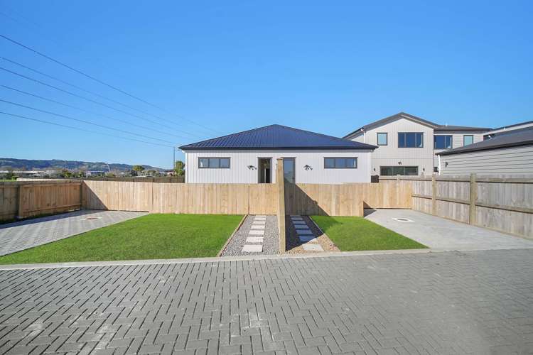 25 & 27 Kapeta Lane Karaka_16