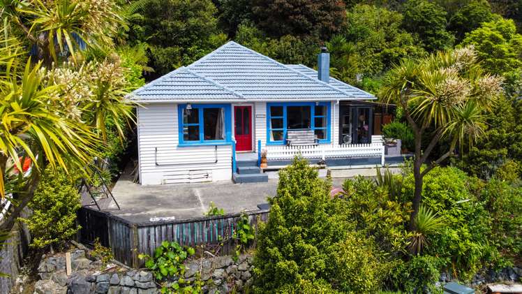 9 Holmes Grove Naenae_12