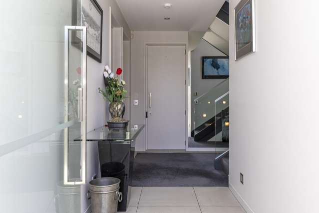 1/5 The Moorings Two Mile Bay_1