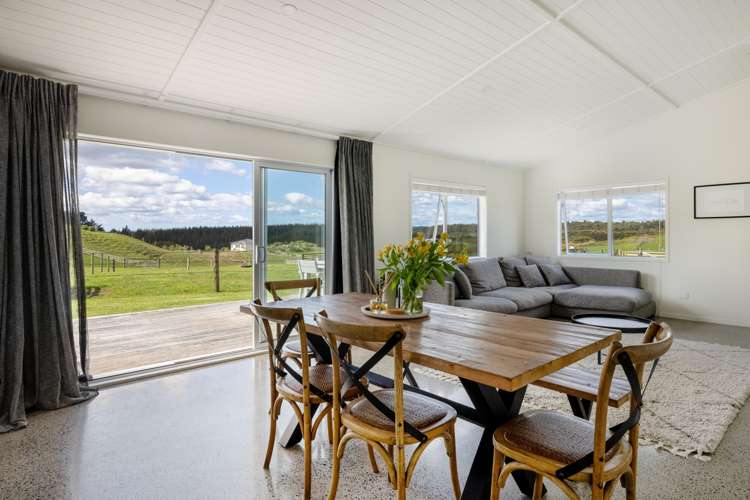 16 Betty May Drive Pyes Pa_23