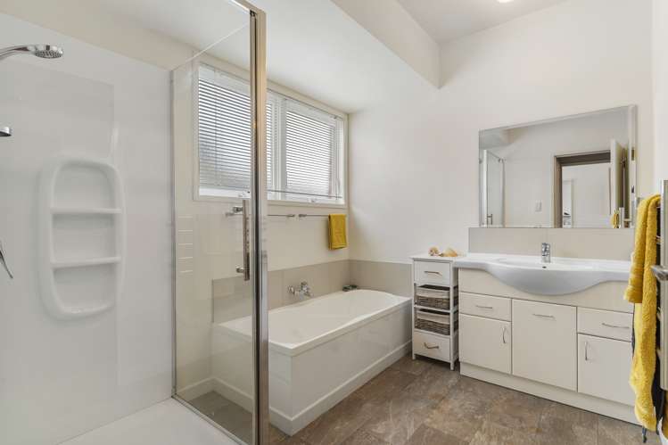 3 Ross Place Opaheke_24