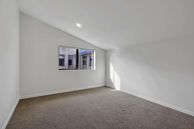 1 Matau Way 10880_12