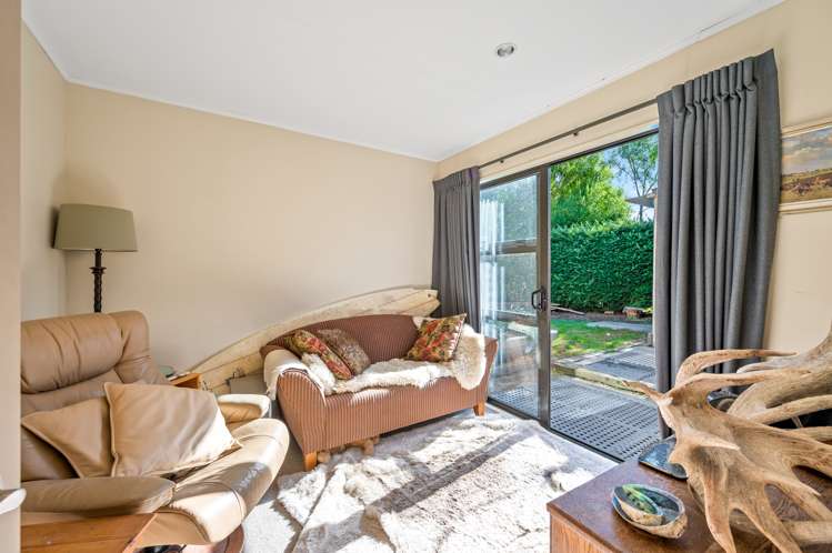 7 Kinnibeg Street Albert Town_17