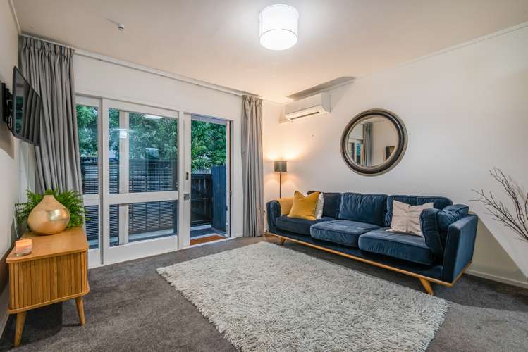 2/69a Landscape Road Mount Eden_15