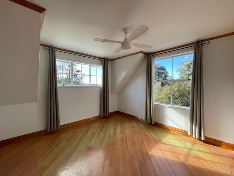 990 Sandspit Road Sandspit_9