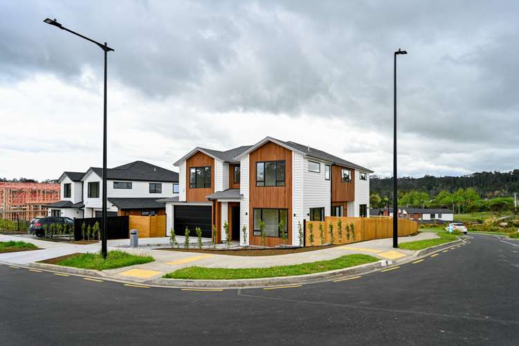 2 Wheki Place Swanson_15