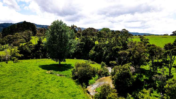 1177c East Coast Road Kaiaua_1