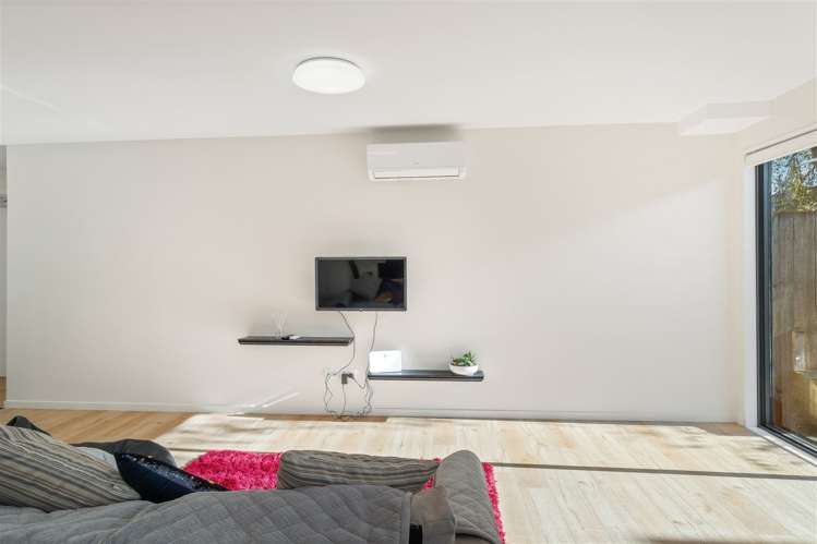 2/120 Stanmore Road Linwood_5